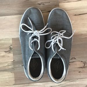 Men’s St Johns Bay Shoes sz 11 grey